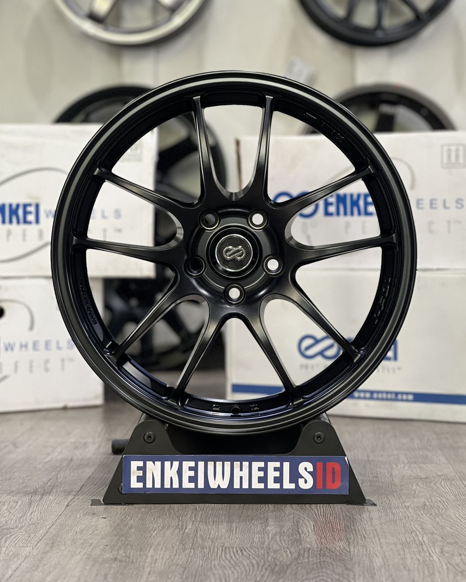 Enkei PF01 18 Matte Black